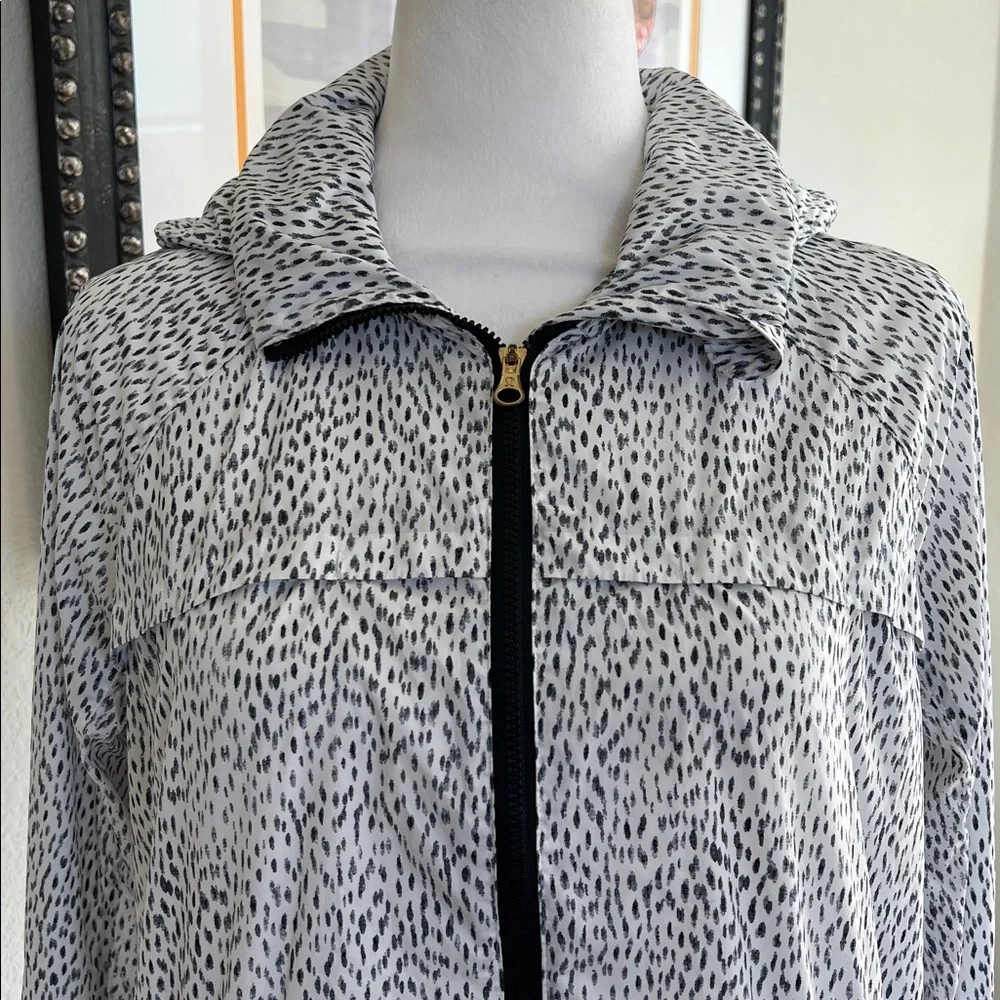 Lululemon Miss Misty 2 jacket White Black Packable Wind Resistant 10